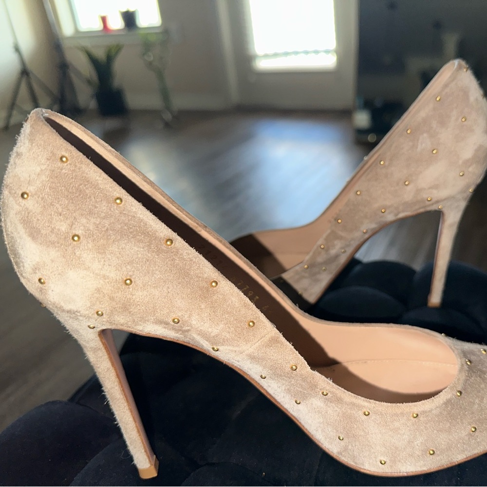 Gianvito Rossi Authentic Pumps.. From work to play sexy heels